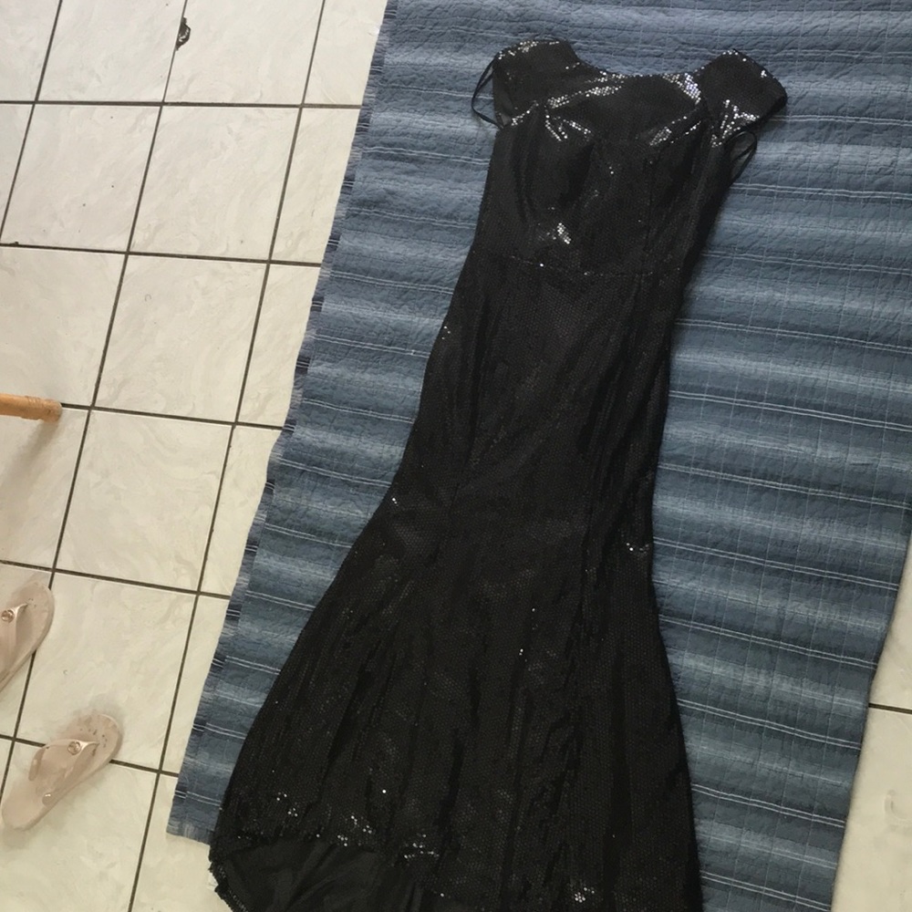 Sequins evening gown with train